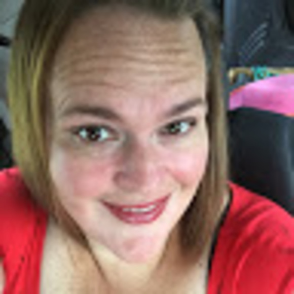 Meet your Posher, Stephanie - Picture 1 of 1